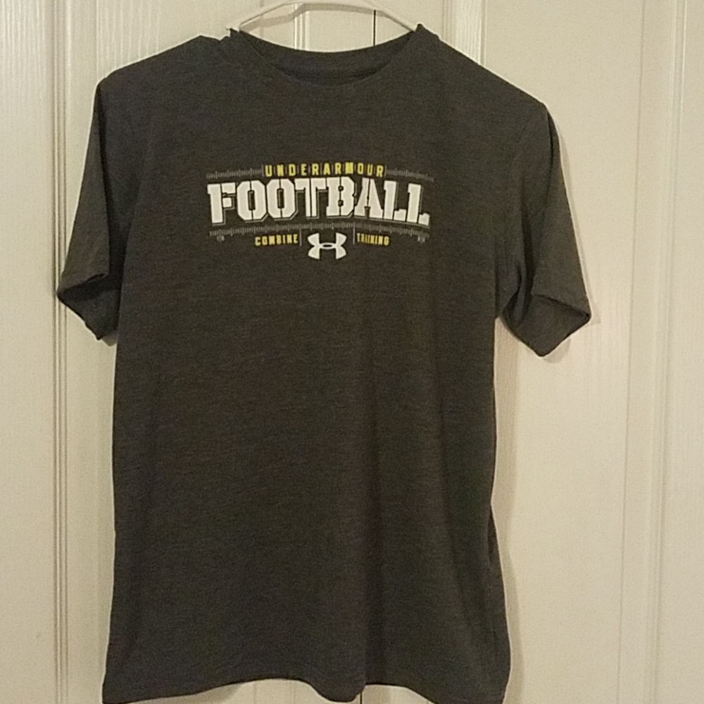 Boys Under Armour Shirt Size Large